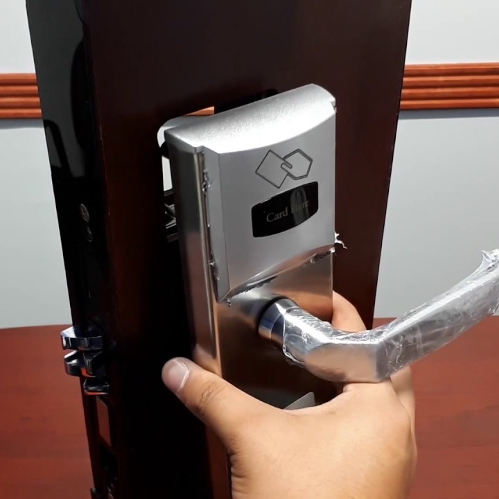 INSTALACIÓN DE CHAPA ELECTRÓNICA PARA HOTEL EN PUERTA DE MADERA O TAMBOR / PROGRAMACIÓN [SIN MATERIALES]